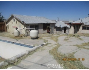 860 Flora Street property photo 2
